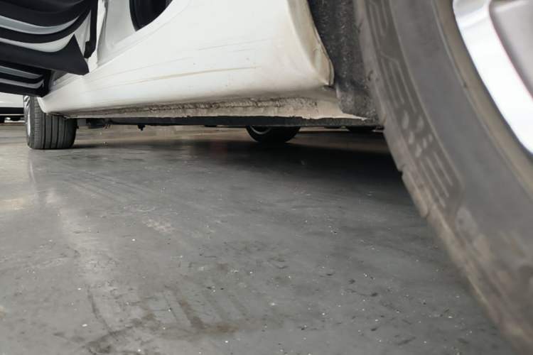Used Hongqi H5 2022 Classic Model Facelift 1.5T DCT Qiyun Edition Left Side Sill