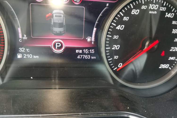 Used Hongqi H5 2022 Classic Model 1.5T DCT Flagship Edition Odometer Close Up