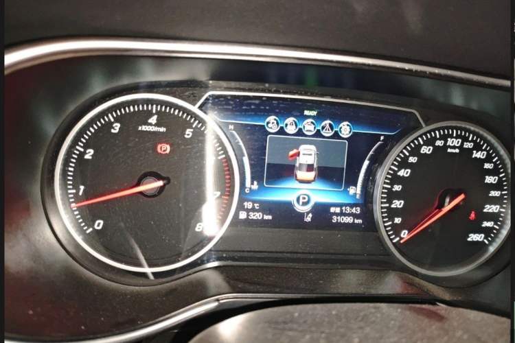 Used Hongqi H5 2022 Classic Model Facelift 1.8T Automatic Smart Connect Flagship Edition Odometer Close Up
