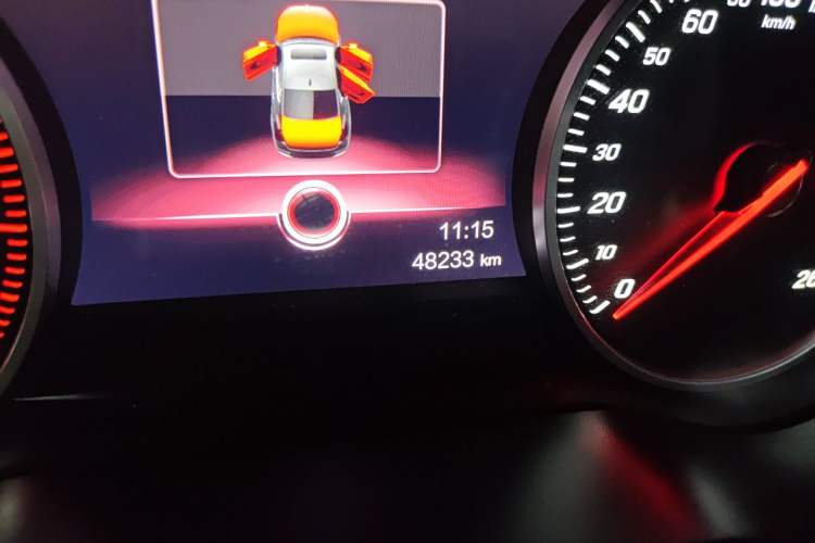 Used Hongqi H5 2022 Classic Model Facelift 1.5T DCT Qiyun Edition Odometer Close Up