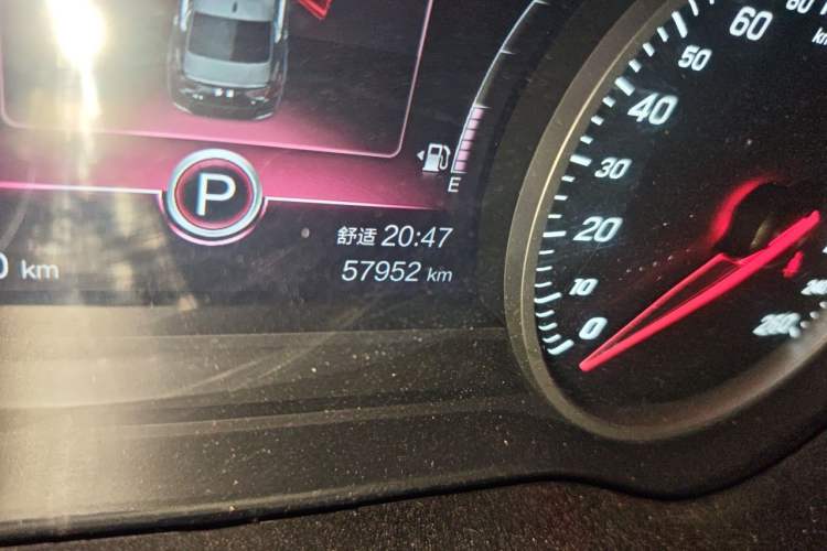 Used Hongqi H5 2022 Classic Model 1.5T DCT Flagship Edition Odometer Close Up