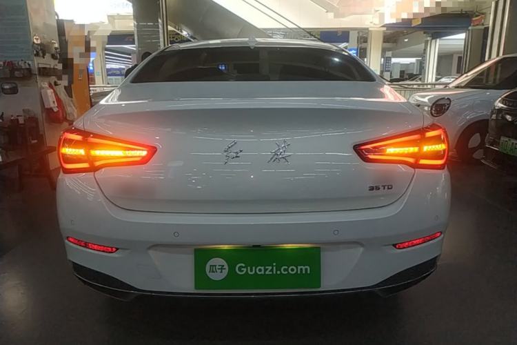 Used Hongqi H5 2022 Classic Model Facelift 1.8T Automatic Smart Connect Flagship Edition Rear
