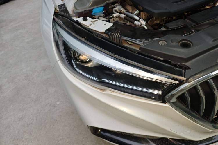 Used Hongqi H5 2022 Classic Model Facelift 1.5T DCT Qiyun Edition Right Front Headlight