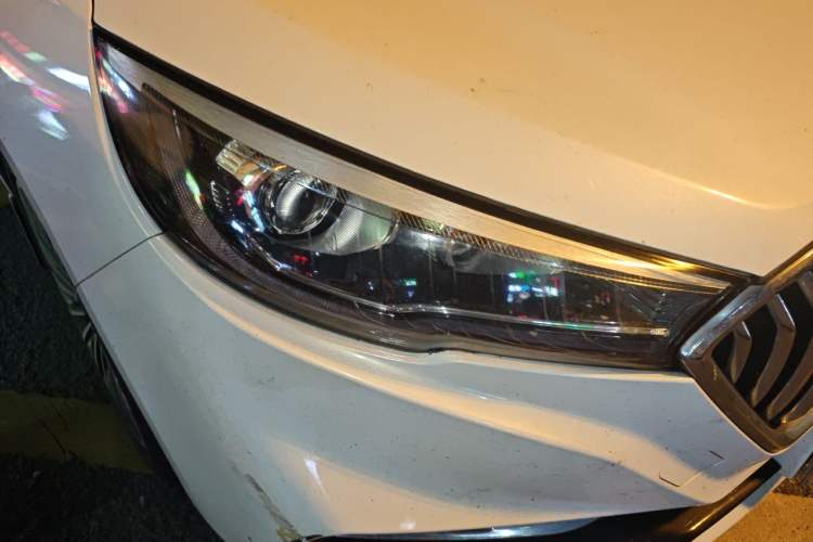 Used Hongqi H5 2022 Classic Model 1.5T DCT Flagship Edition Right Front Headlight