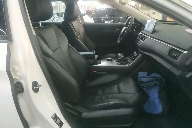 Used Hongqi H5 2022 Classic Model Facelift 1.8T Automatic Smart Connect Flagship Edition Right Front Seat