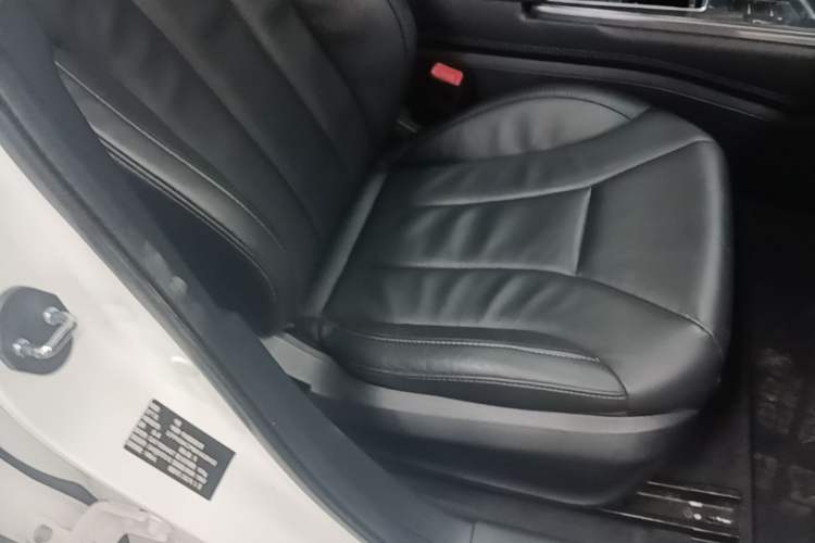Used Hongqi H5 2022 Classic Model Facelift 1.5T DCT Qiyun Edition Right Front Seat