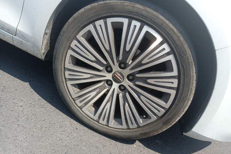 Used Hongqi H5 2022 Classic Model 1.5T DCT Flagship Edition Right Front Wheel Hub