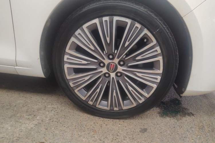 Used Hongqi H5 2022 Classic Model 1.5T DCT Flagship Edition Right Front Wheel Hub