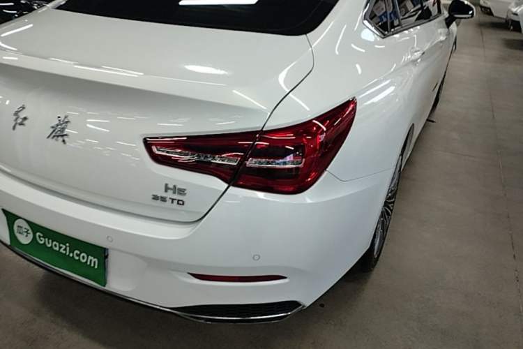Used Hongqi H5 2022 Classic Model Facelift 1.8T Automatic Smart Connect Flagship Edition Right Rear Taillight