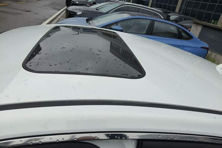 Used Hongqi H5 2022 Classic Model Facelift 1.5T DCT Qiyun Edition Roof