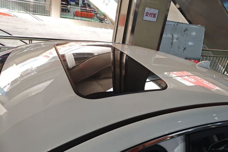 Used Hongqi H5 2022 Classic Model Facelift 1.8T Automatic Smart Connect Flagship Edition Roof