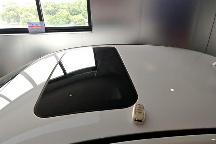 Used Hongqi H5 2022 Classic Model Facelift 1.5T DCT Qiyun Edition Roof