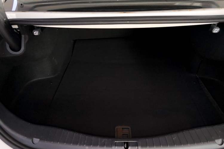 Used Hongqi H5 2022 Classic Model Facelift 1.5T DCT Qiyun Edition Trunk