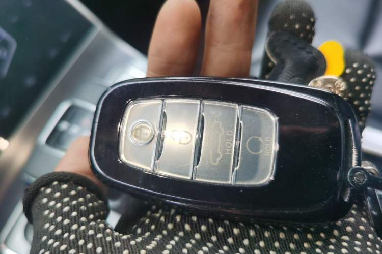 Used Hongqi H5 2022 Classic Model 1.5T DCT Flagship Edition Vehicle Key