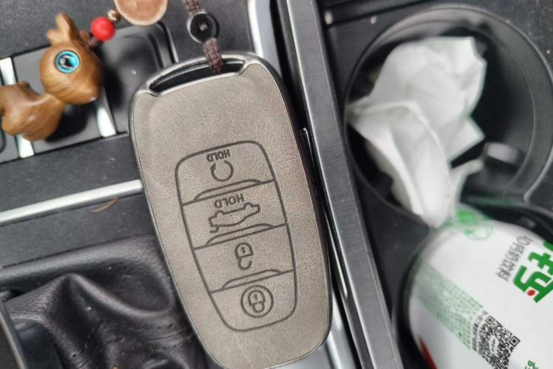 Used Hongqi H5 2022 Classic Model 1.8T Automatic Smart Connect Flagship Edition Vehicle Key