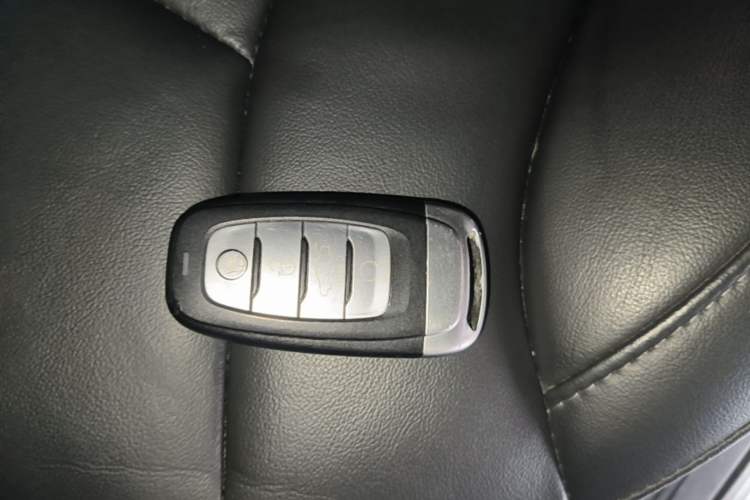 Used Hongqi H5 2022 Classic Model Facelift 1.5T DCT Qiyun Edition Vehicle Key