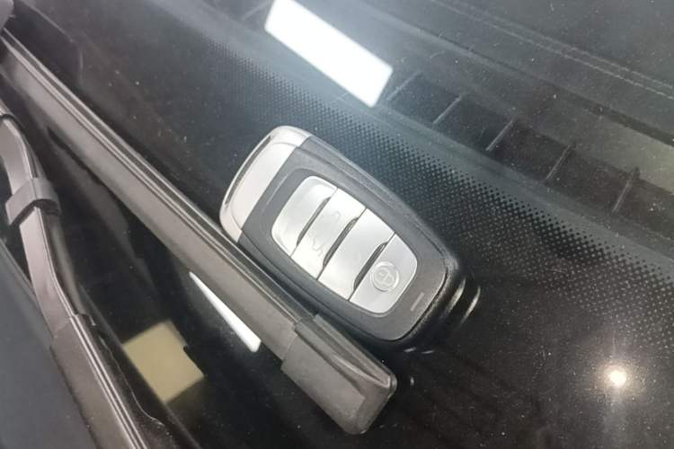 Used Hongqi H5 2022 Classic Model Facelift 1.5T DCT Qiyun Edition Vehicle Key