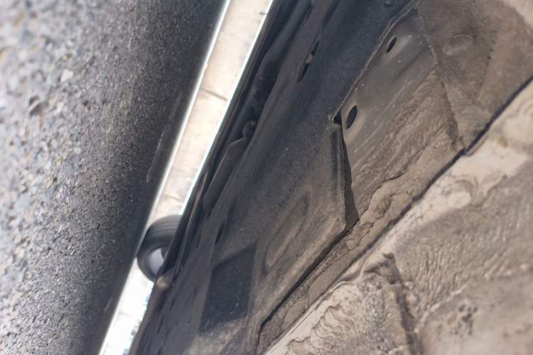 Used Hongqi H5 2022 Classic Model 1.8T Automatic Smart Connect Flagship Edition Chassis Front Left