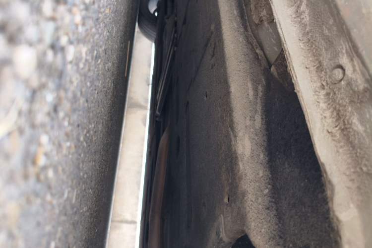 Used Hongqi H5 2022 Classic Model 1.8T Automatic Smart Connect Flagship Edition Chassis Rear Left