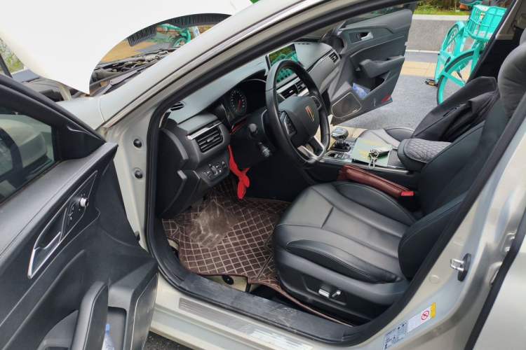 Used Hongqi H5 2022 Classic Model 1.8T Automatic Smart Connect Flagship Edition Driver Seat