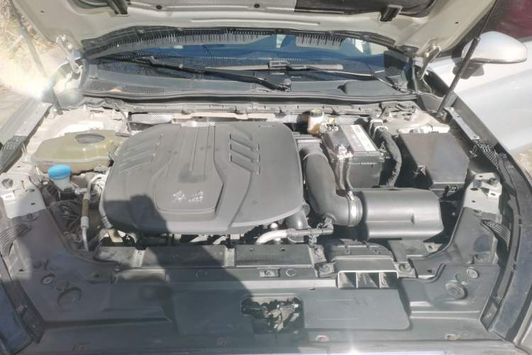 Used Hongqi H5 2022 Classic Model Facelift 1.8T Automatic Smart Connect Flagship Edition Engine Bay
