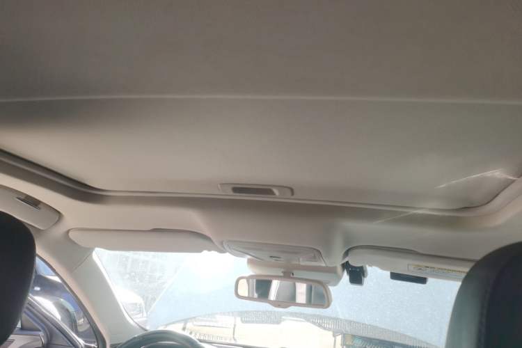Used Hongqi H5 2022 Classic Model Facelift 1.8T Automatic Smart Connect Flagship Edition Headliner