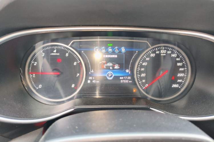 Used Hongqi H5 2022 Classic Model 1.8T Automatic Smart Connect Flagship Edition Instrument Cluster