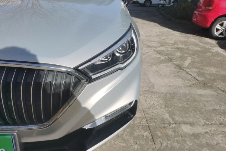 Used Hongqi H5 2022 Classic Model Facelift 1.8T Automatic Smart Connect Flagship Edition Left Front Headlight