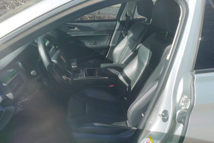 Used Hongqi H5 2022 Classic Model Facelift 1.8T Automatic Smart Connect Flagship Edition Left Front Seat