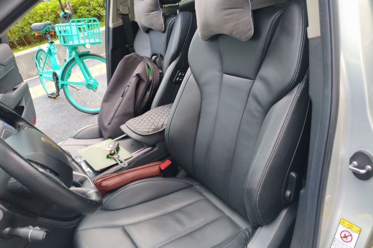 Used Hongqi H5 2022 Classic Model 1.8T Automatic Smart Connect Flagship Edition Left Front Seat