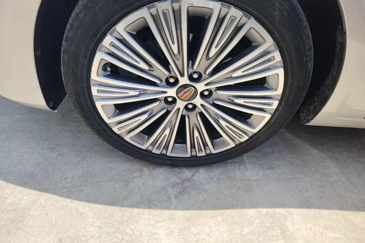 Used Hongqi H5 2022 Classic Model Facelift 1.5T DCT Qiyun Edition Left Front Wheel Hub