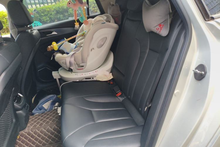 Used Hongqi H5 2022 Classic Model 1.8T Automatic Smart Connect Flagship Edition Left Rear Seat