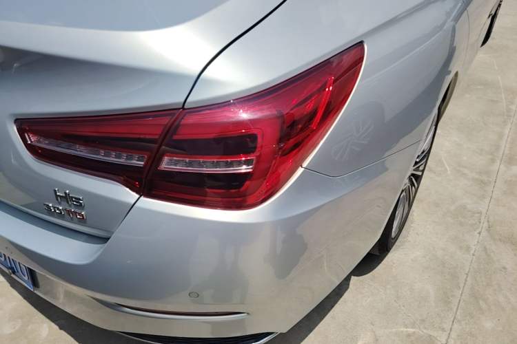 Used Hongqi H5 2022 Classic Model Facelift 1.5T DCT Qiyun Edition Right Rear Taillight
