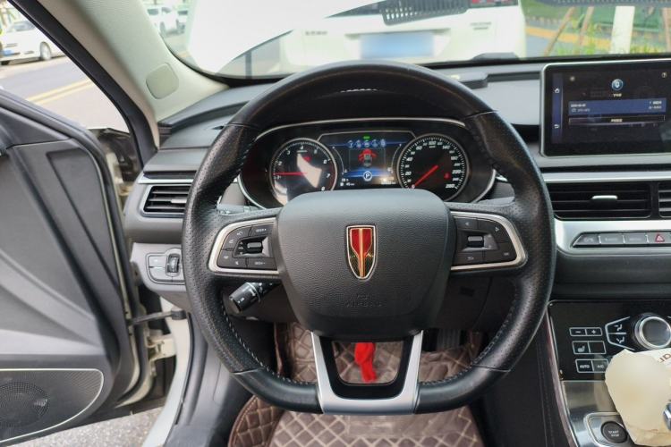 Used Hongqi H5 2022 Classic Model 1.8T Automatic Smart Connect Flagship Edition Steering Wheel