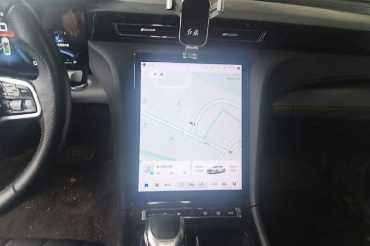 Used Hongqi H5 2023 2.0T Automatic Smart Connect Flagship Edition Audio And AC Panel