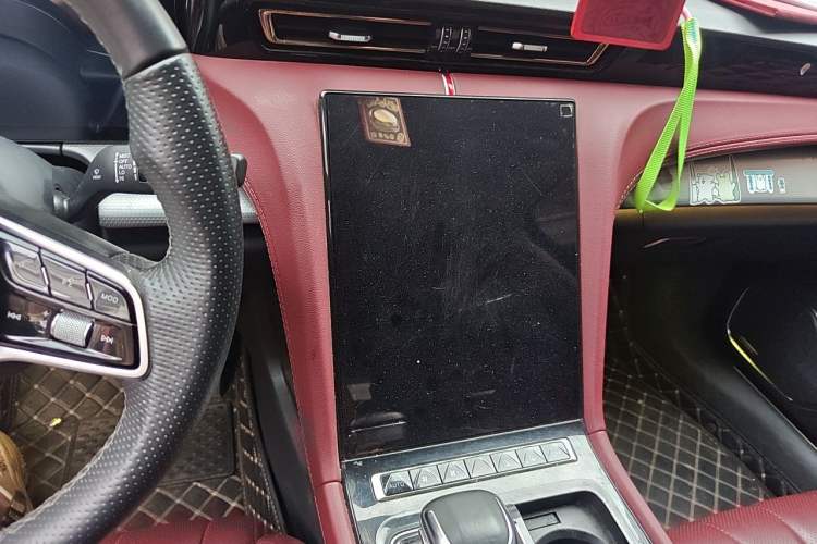 Used Hongqi H5 2023 2.0T Automatic Smart Connect Flagship Edition Audio And AC Panel
