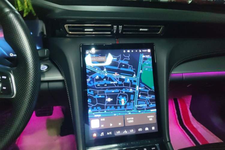 Used Hongqi H5 2023 2.0T Automatic Smart Connect Flagship Edition Audio And AC Panel