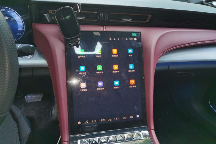 Used Hongqi H5 2023 2.0T Automatic Smart Connect Flagship Edition Audio And AC Panel