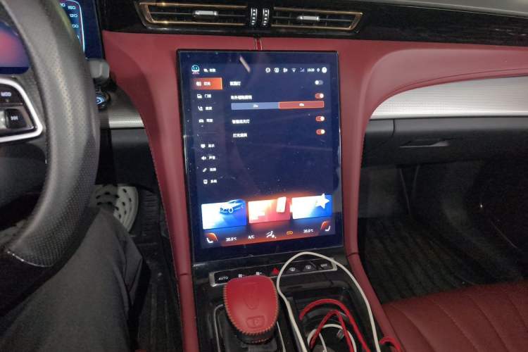 Used Hongqi H5 2023 2.0T Automatic Smart Connect Flagship Edition Audio And AC Panel