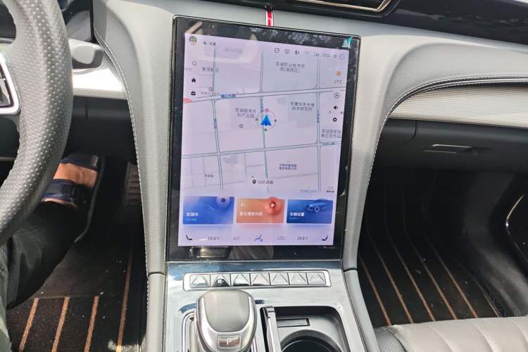 Used Hongqi H5 2023 2.0T Automatic Smart Connect Flagship Edition Audio And AC Panel