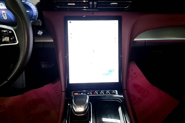 Used Hongqi H5 2023 2.0T Automatic Smart Connect Flagship Edition Audio And AC Panel