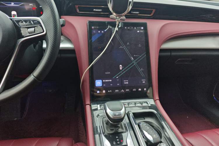 Used Hongqi H5 2023 2.0T Automatic Smart Connect Flagship Edition Audio And AC Panel