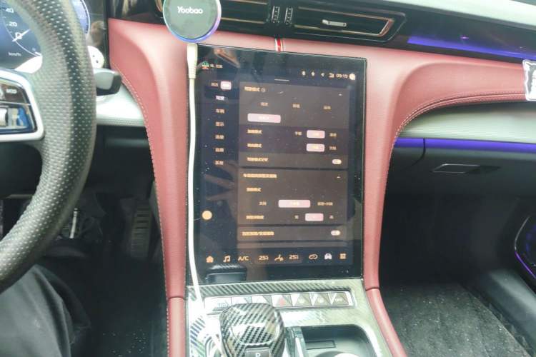 Used Hongqi H5 2023 2.0T Automatic Smart Connect Flagship Edition Audio And AC Panel