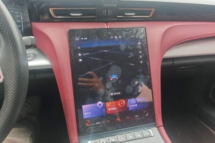 Used Hongqi H5 2023 2.0T Automatic Smart Connect Flagship Edition Audio And AC Panel