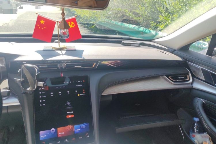 Used Hongqi H5 2023 2.0T Automatic Smart Connect Flagship Edition Audio And AC Panel