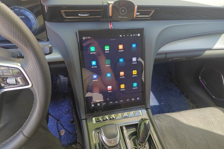 Used Hongqi H5 2023 2.0T Automatic Smart Connect Flagship Edition Audio And AC Panel