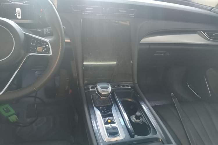 Used Hongqi H5 2023 1.5T DCT Smart Connect Flagship Edition Audio And AC Panel