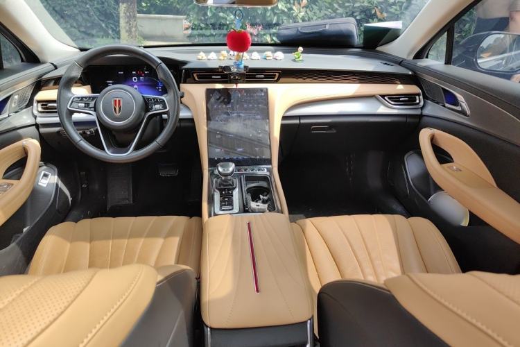 Used Hongqi H5 2023 2.0T Automatic Smart Connect Flagship Edition Center Console