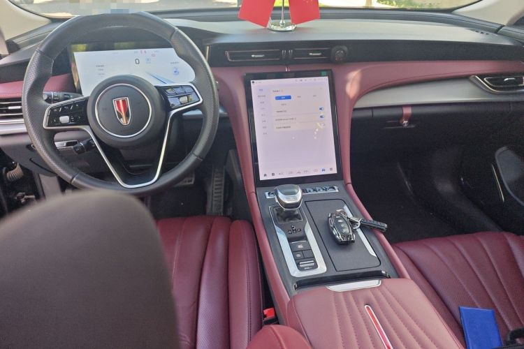 Used Hongqi H5 2023 2.0T Automatic Smart Connect Flagship Edition Center Console