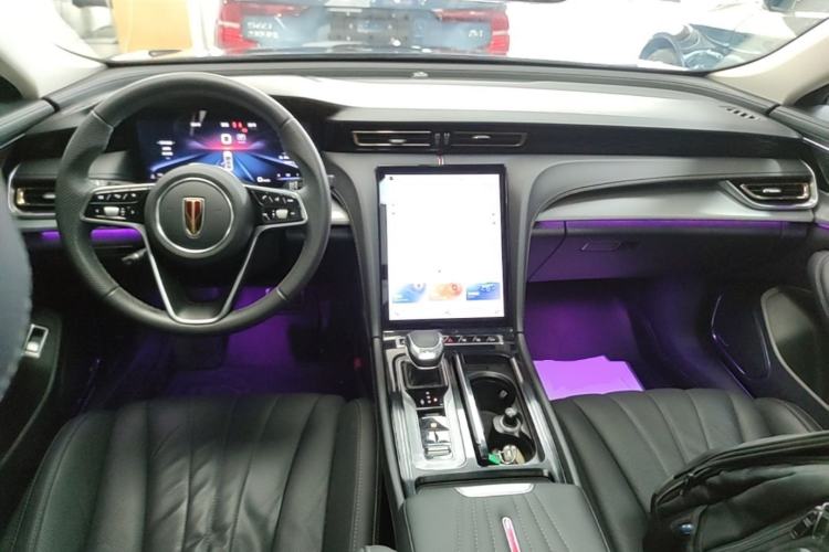 Used Hongqi H5 2023 2.0T Automatic Smart Connect Flagship Edition Center Console